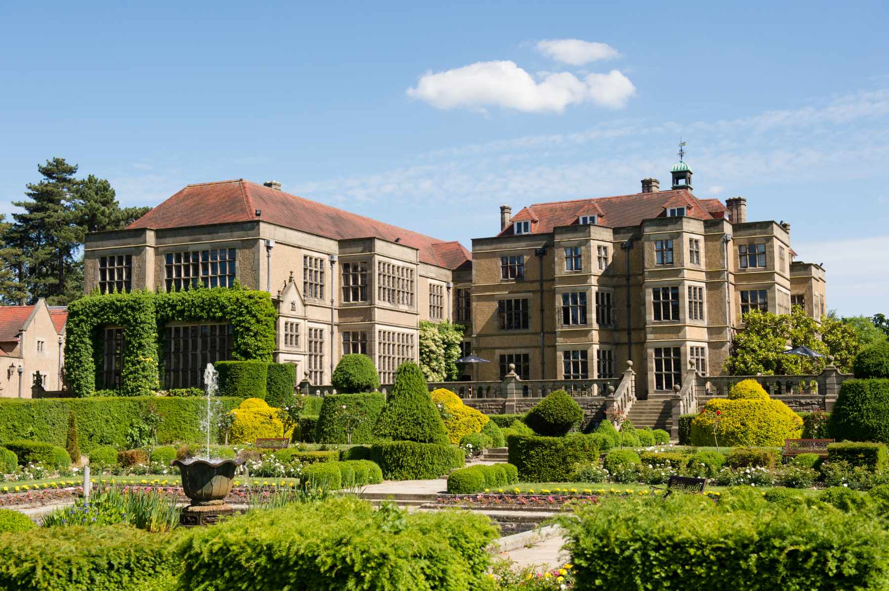 Fanhams-Hall-Hotel-Exterior