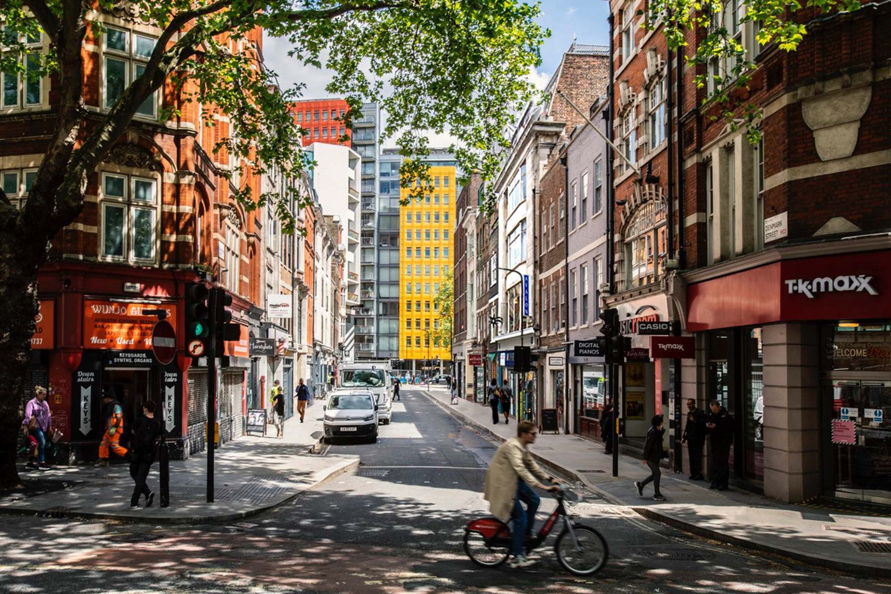 Chateau Denmark Street View