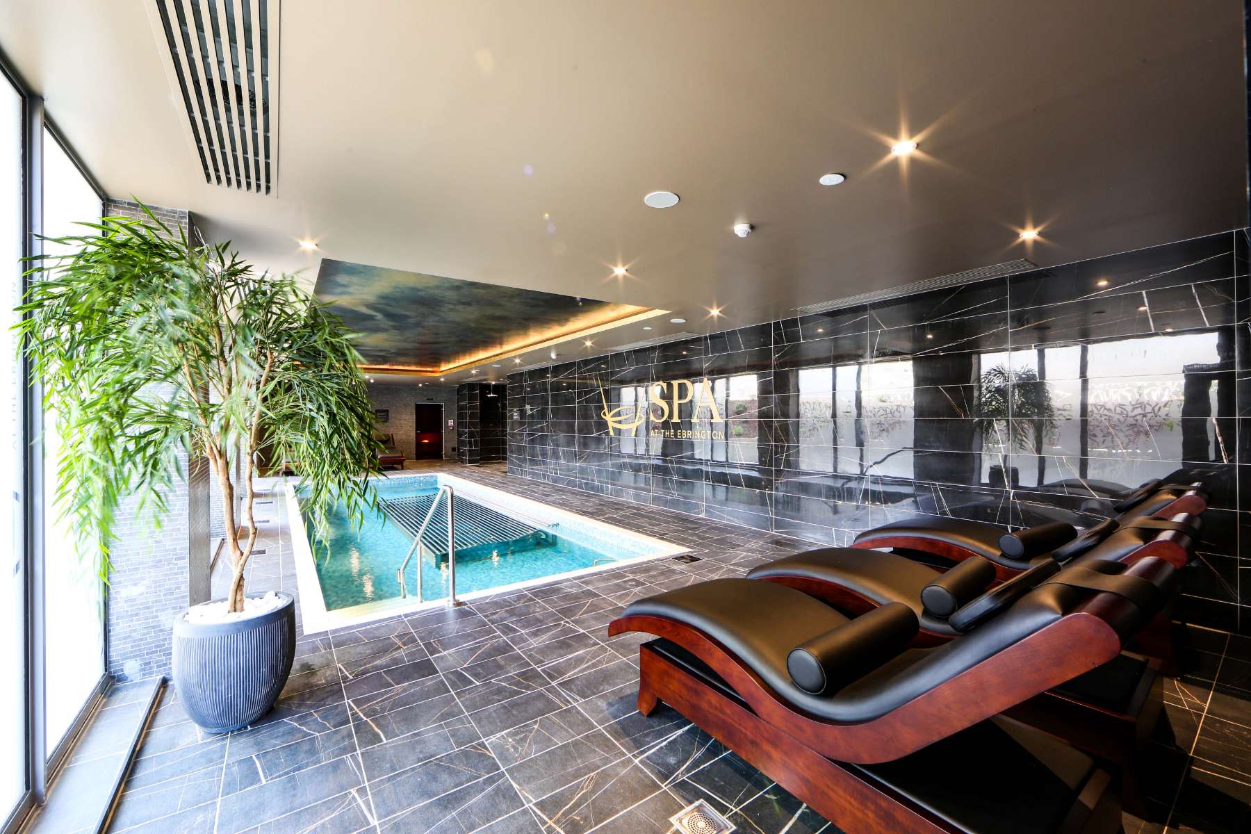 The Ebrington Indoor Pool and An Elegant Hotel of the World