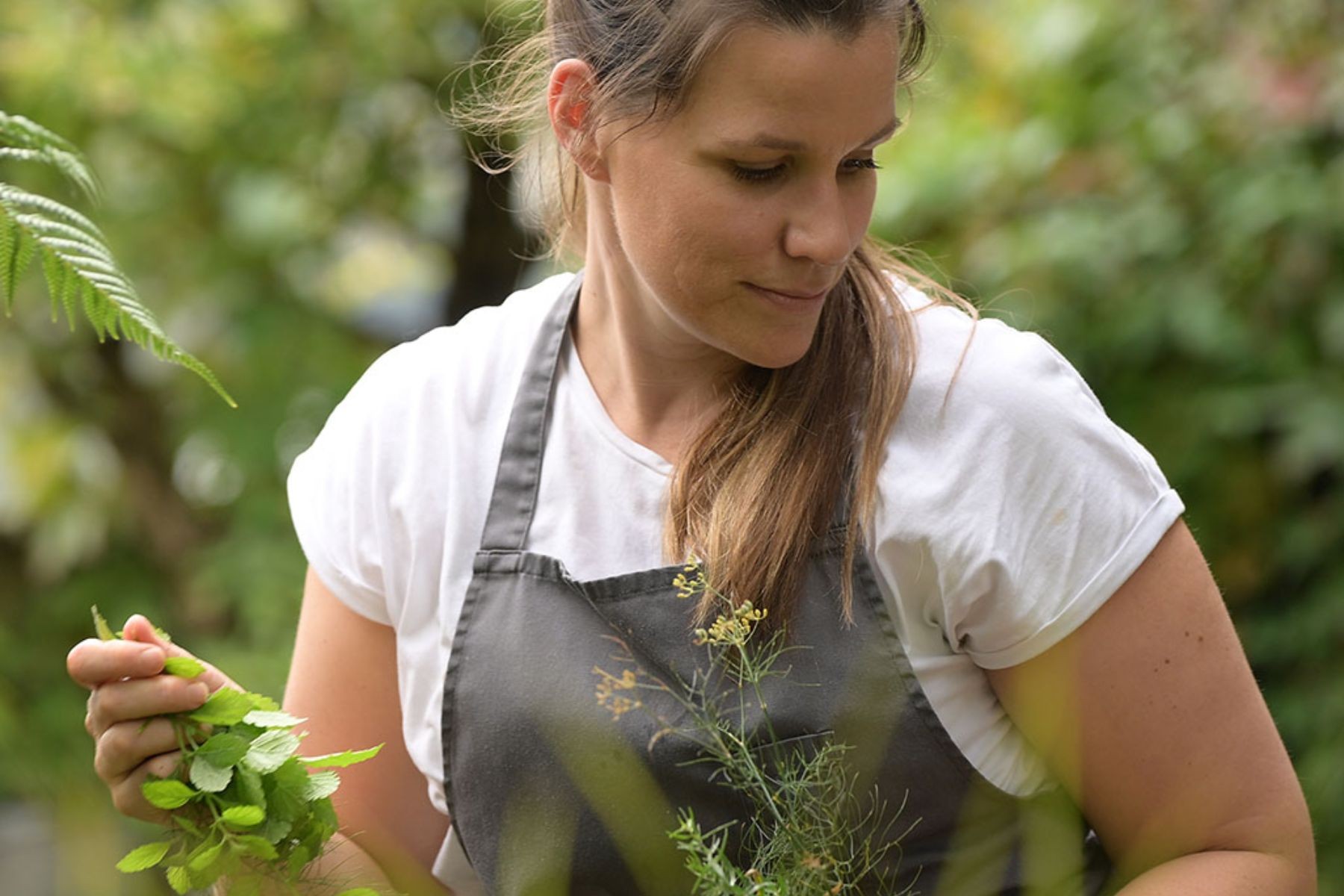 woman enhancing luxury restaurants in richmond london