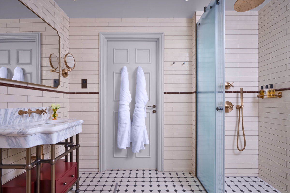 Bertrand's Townhouse bathroom