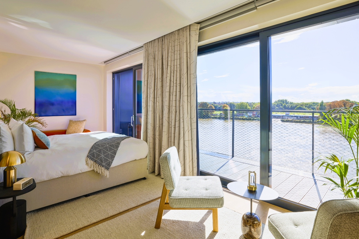 Fulham Pier guestroom