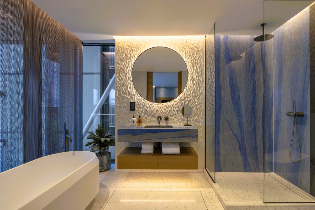 Fulham Pier bathroom