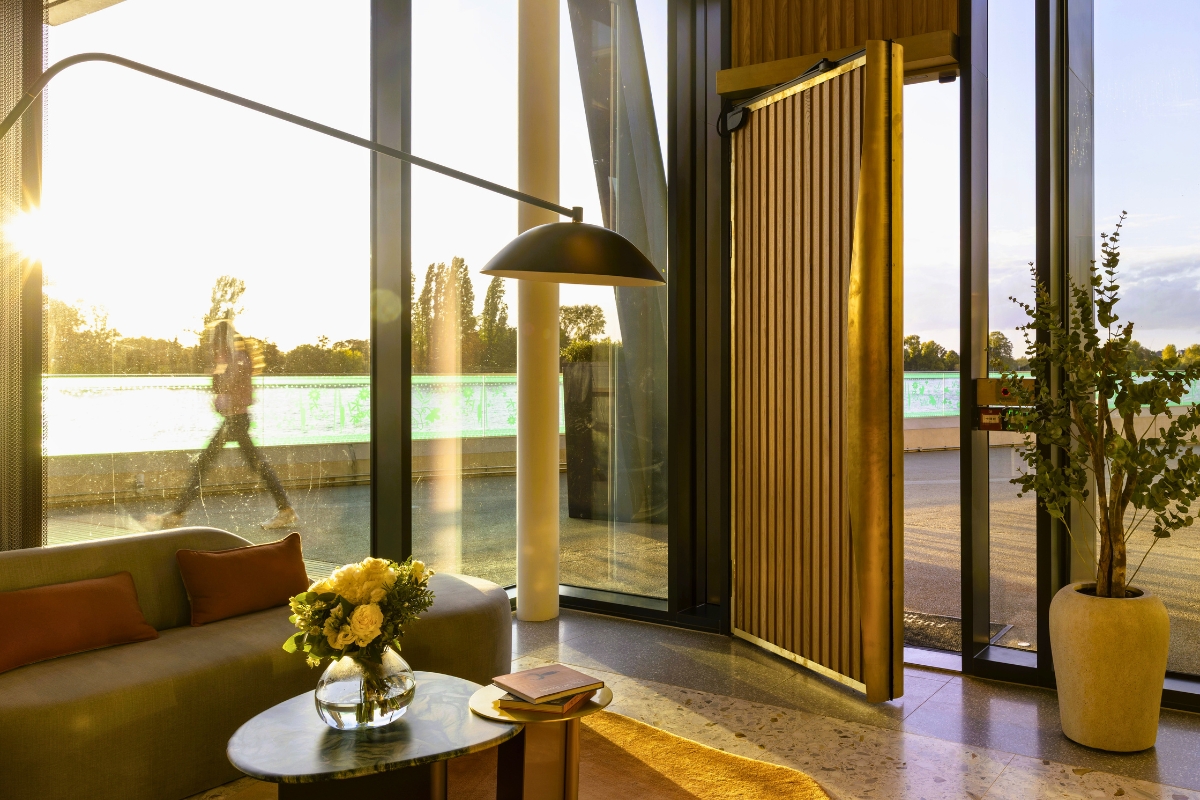 Fulham Pier lobby